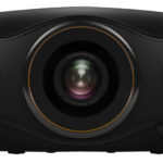 Der Epson EH-LS10000 ist der erste Epson Projektor mit zweifacher Laserlichtquelle und neuen 3LCD-Reflective-Panels.