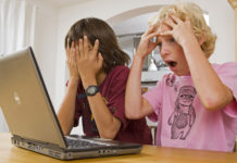 Cyberpsychologie: Mobbing im Internet steigt Kaspersky: Kinder mit Laptop